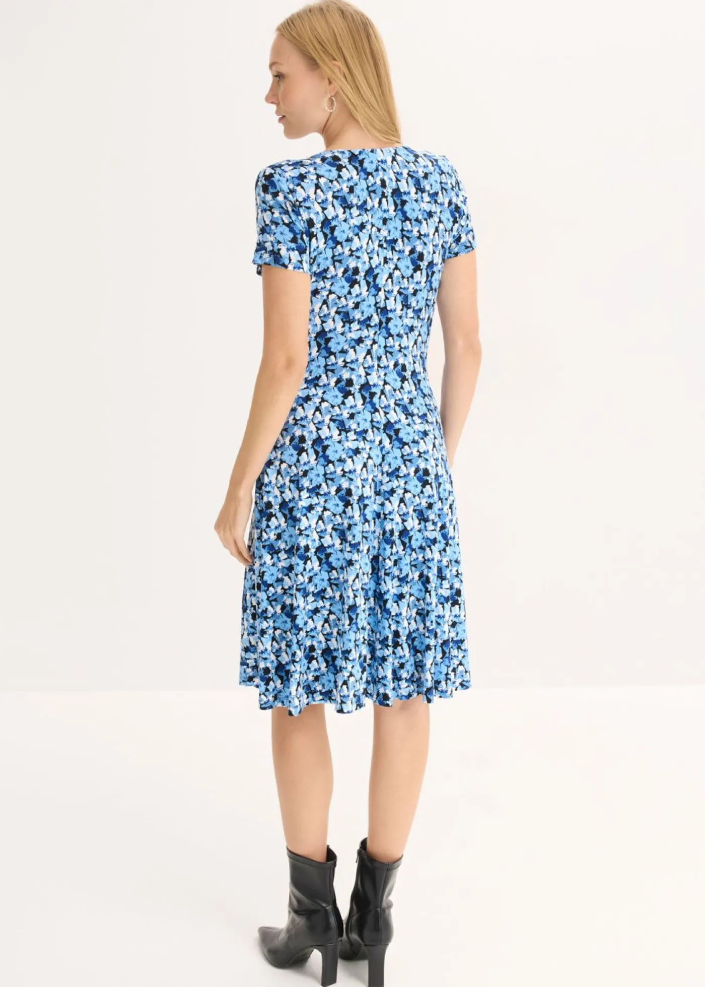 bonprix bonprix Vestidos>Vestido de punto de mezcla de viscosa Azul genciana de flores