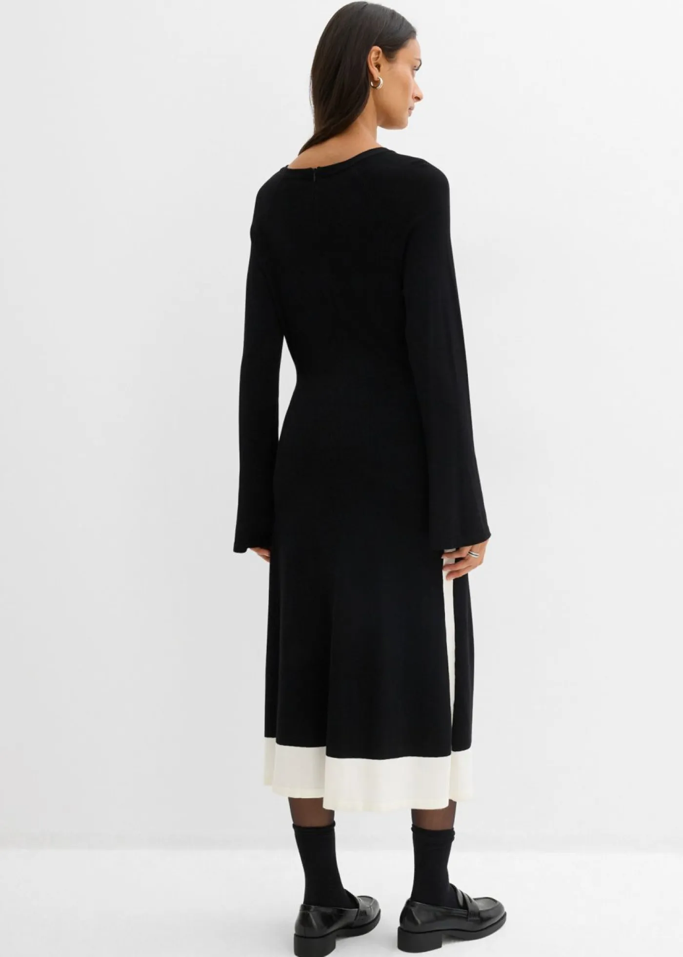 bonprix bonprix Esenciales|Vestidos>Vestido de punto de mezcla de viscosa con detalles en contraste Negro-blanco lana