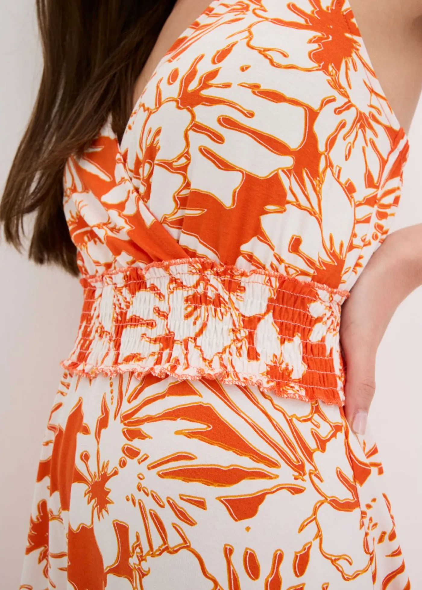 bonprix bonprix Vestidos>Vestido estampado de tirantes de mezcla de viscosa suave naranja-blanco con flores