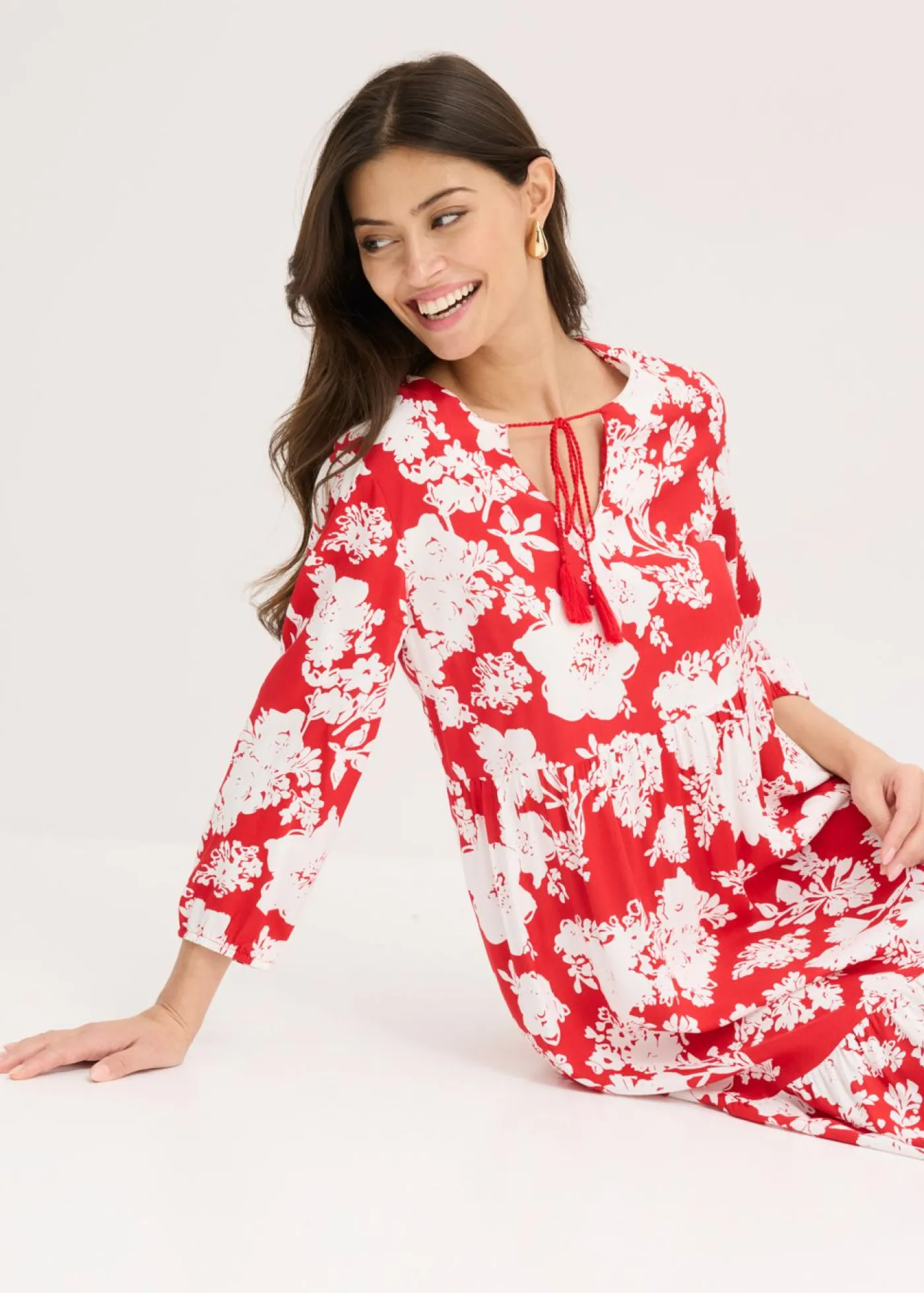 bonprix bonprix Vestidos>Vestido largo de viscosa fluida rojo tomate/blanco con flores