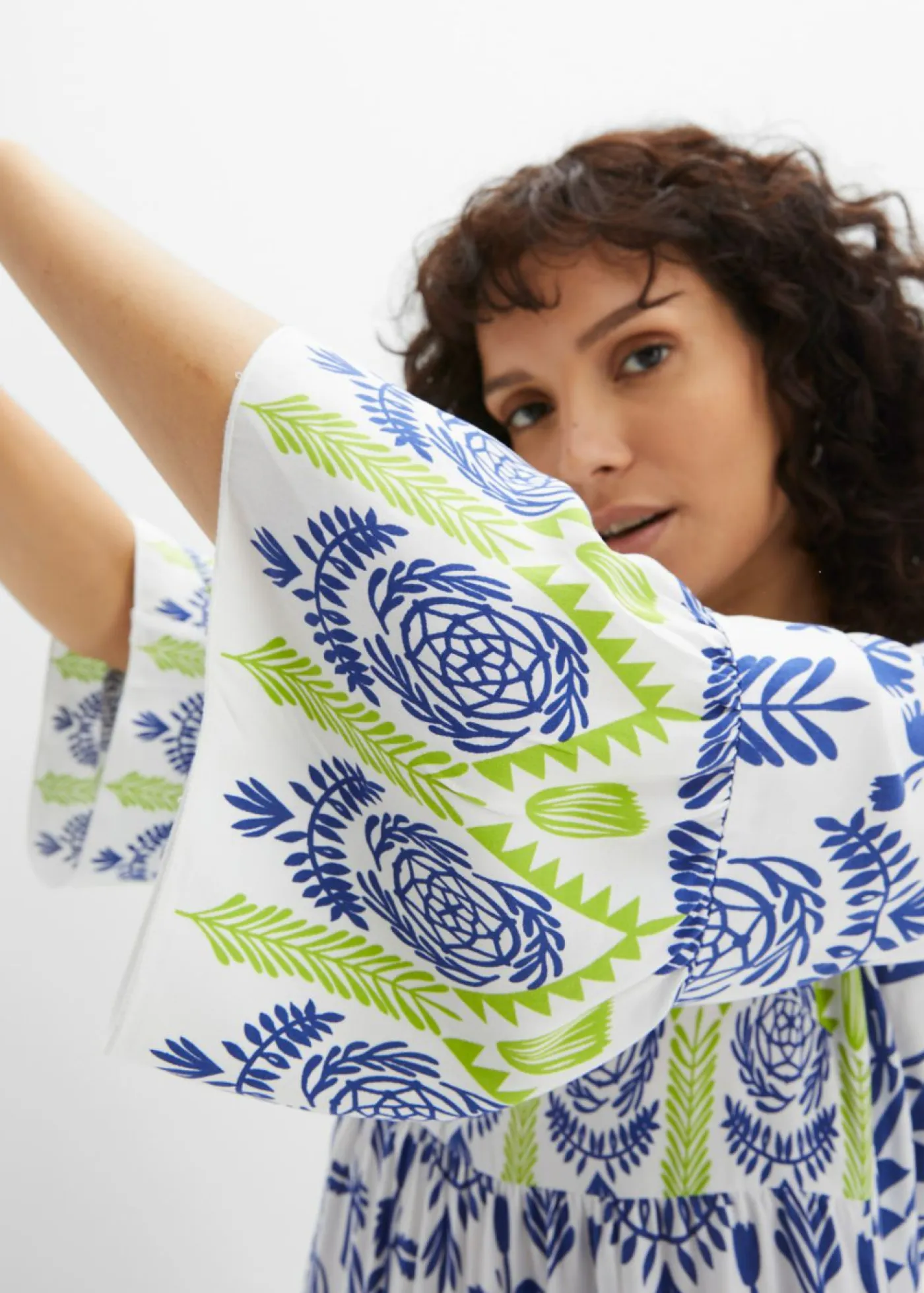 bonprix bonprix Vestidos>Vestido largo de viscosa fluida Blanco-azul-verde