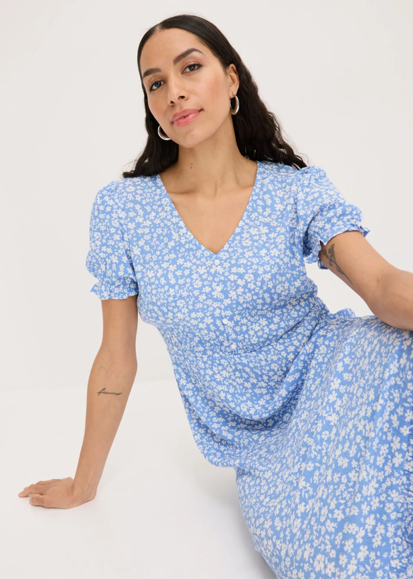 bonprix bonprix Vestidos>Vestido largo estampado azul-blanco con flores