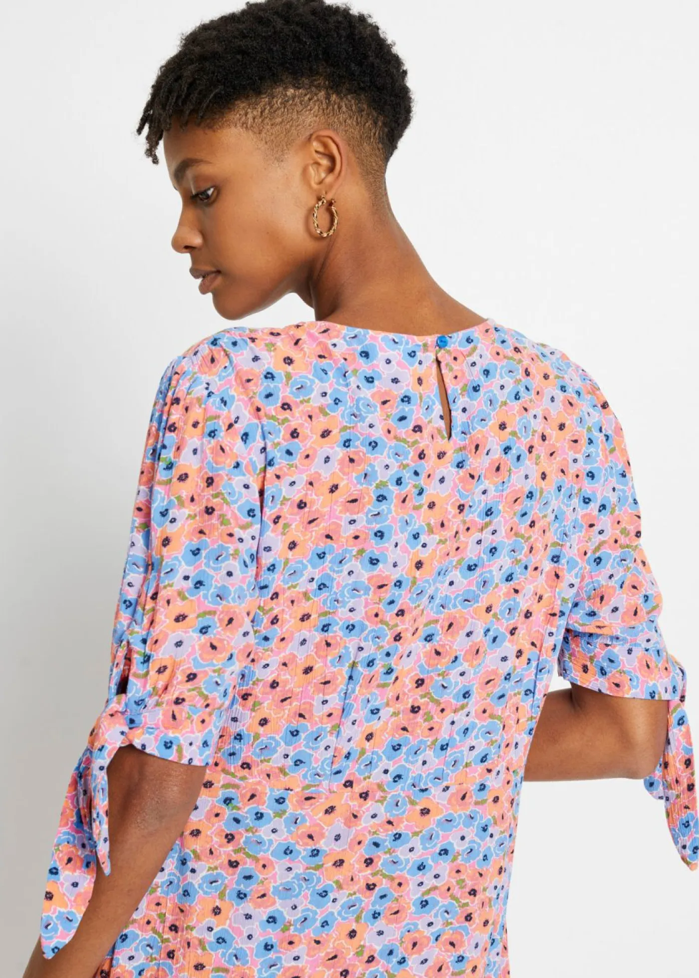 bonprix bonprix Vestidos>Vestido midi violeta claro/narajna suave con flores