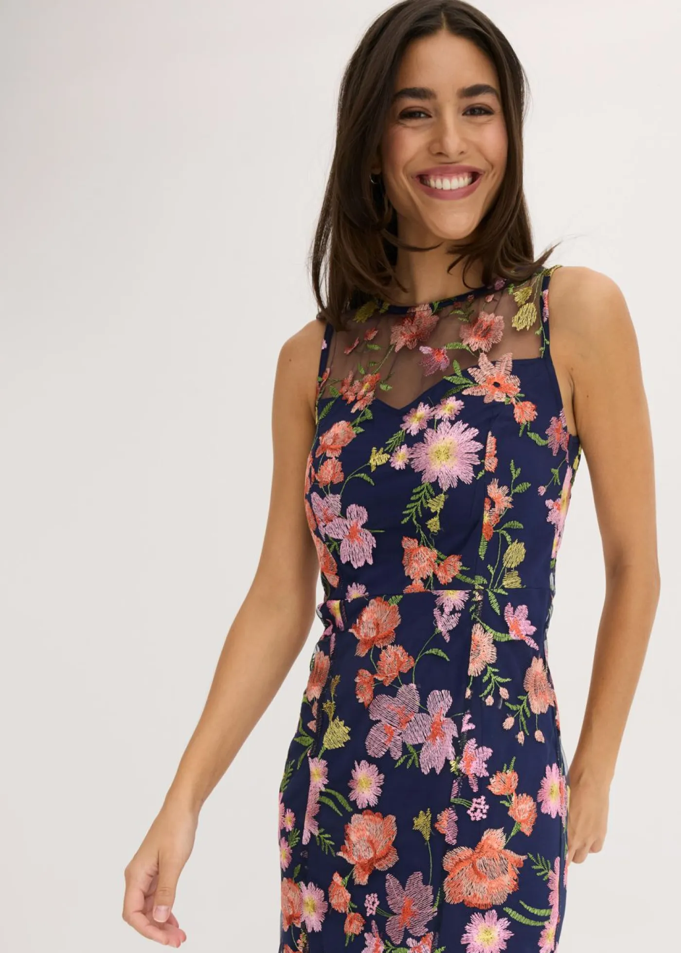 bonprix bonprix Vestidos|Ropa Elegante>Vestido midi con bordado floral azul marino con flores