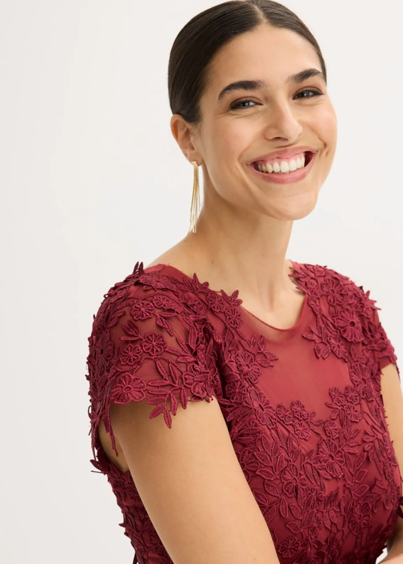 bonprix bonprix Vestidos|Ropa Elegante>Vestido midi de tul delicado con encaje Rojo rubí