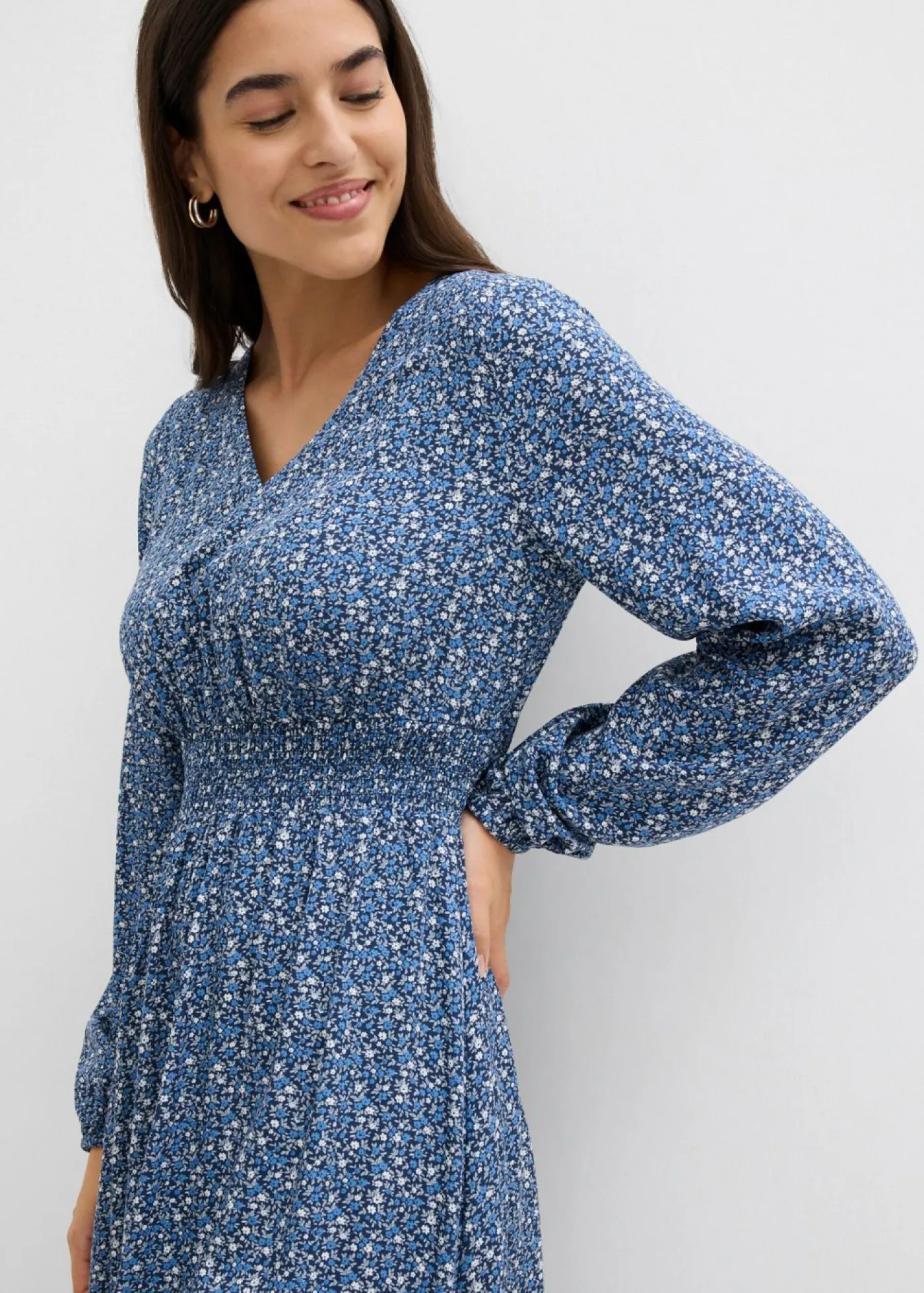 bonprix bonprix Vestidos>Vestido midi de viscosa fluida azul marino-azul cristal-blanco lana-gris plata-musgo mate