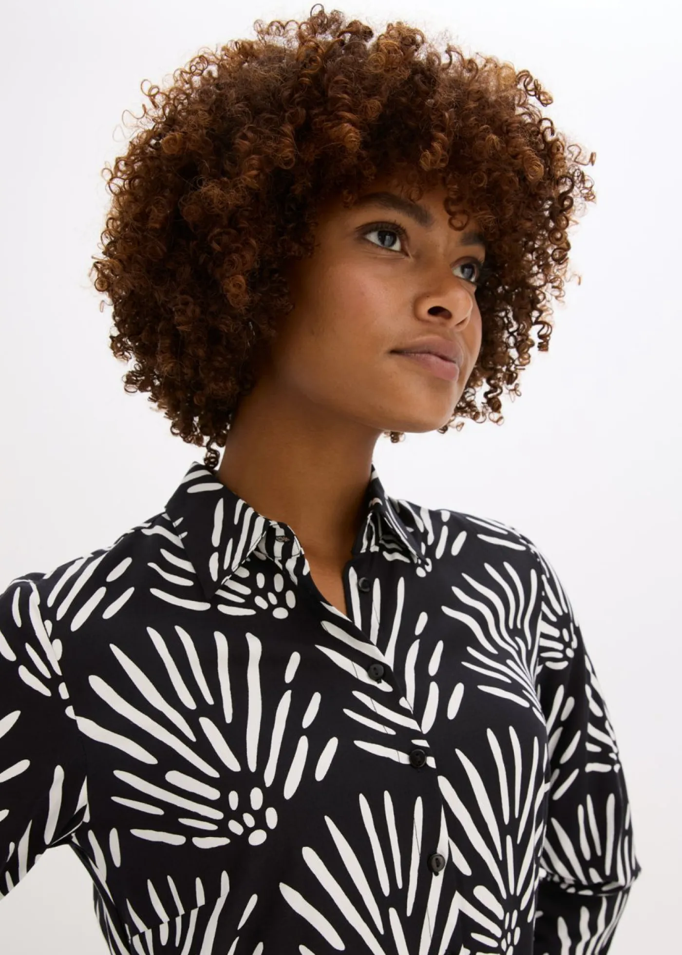 bonprix bonprix Vestidos>Vestido midi de viscosa fluida Negro-blanco