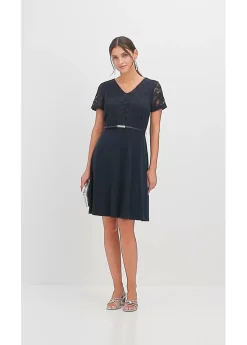 Mujer bonprix bonprix Vestido mini con encaje y cinturón