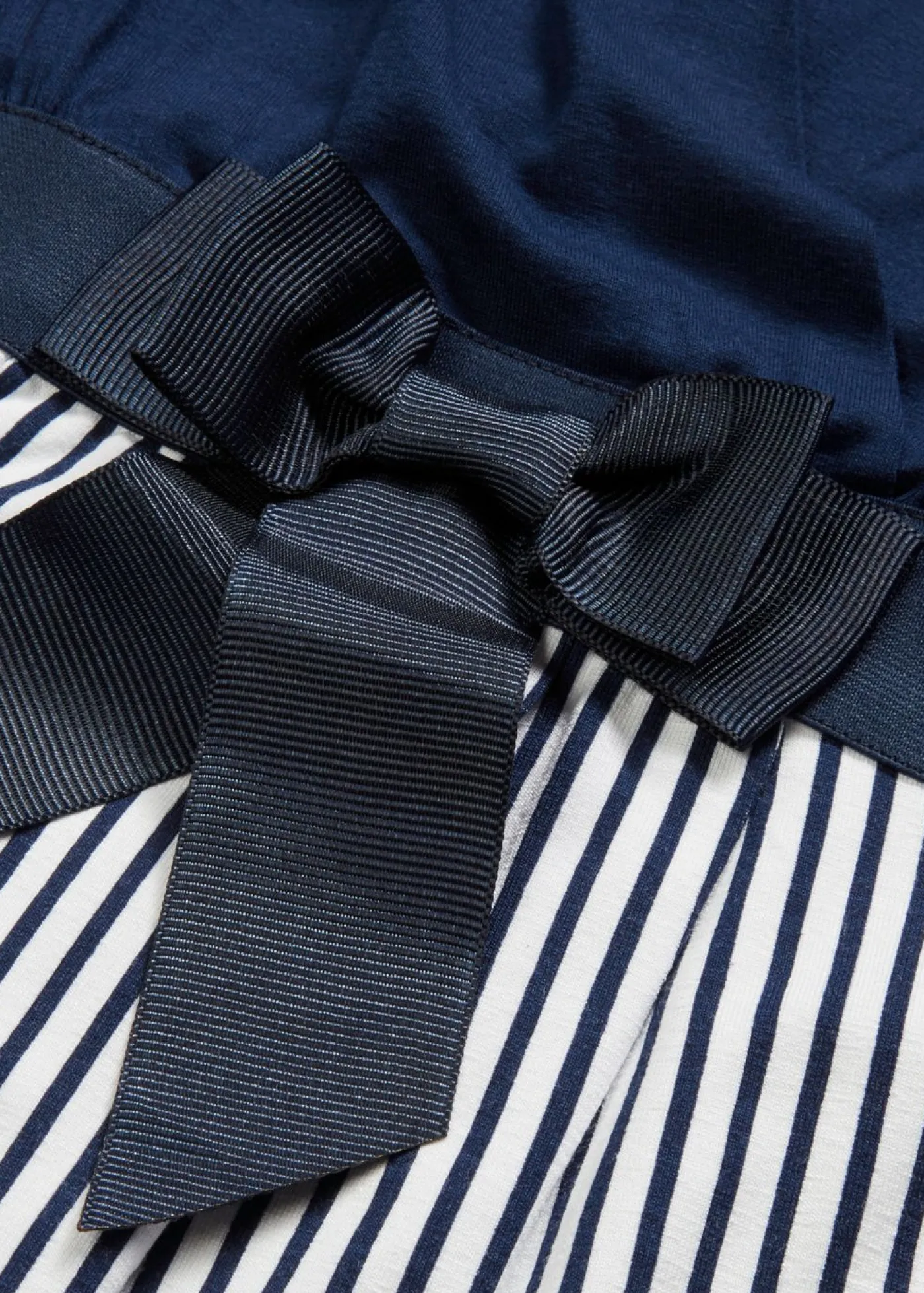 bonprix bonprix Vestidos>Vestido peplum con lazo en la cintura Azul marino-blanco de rayas