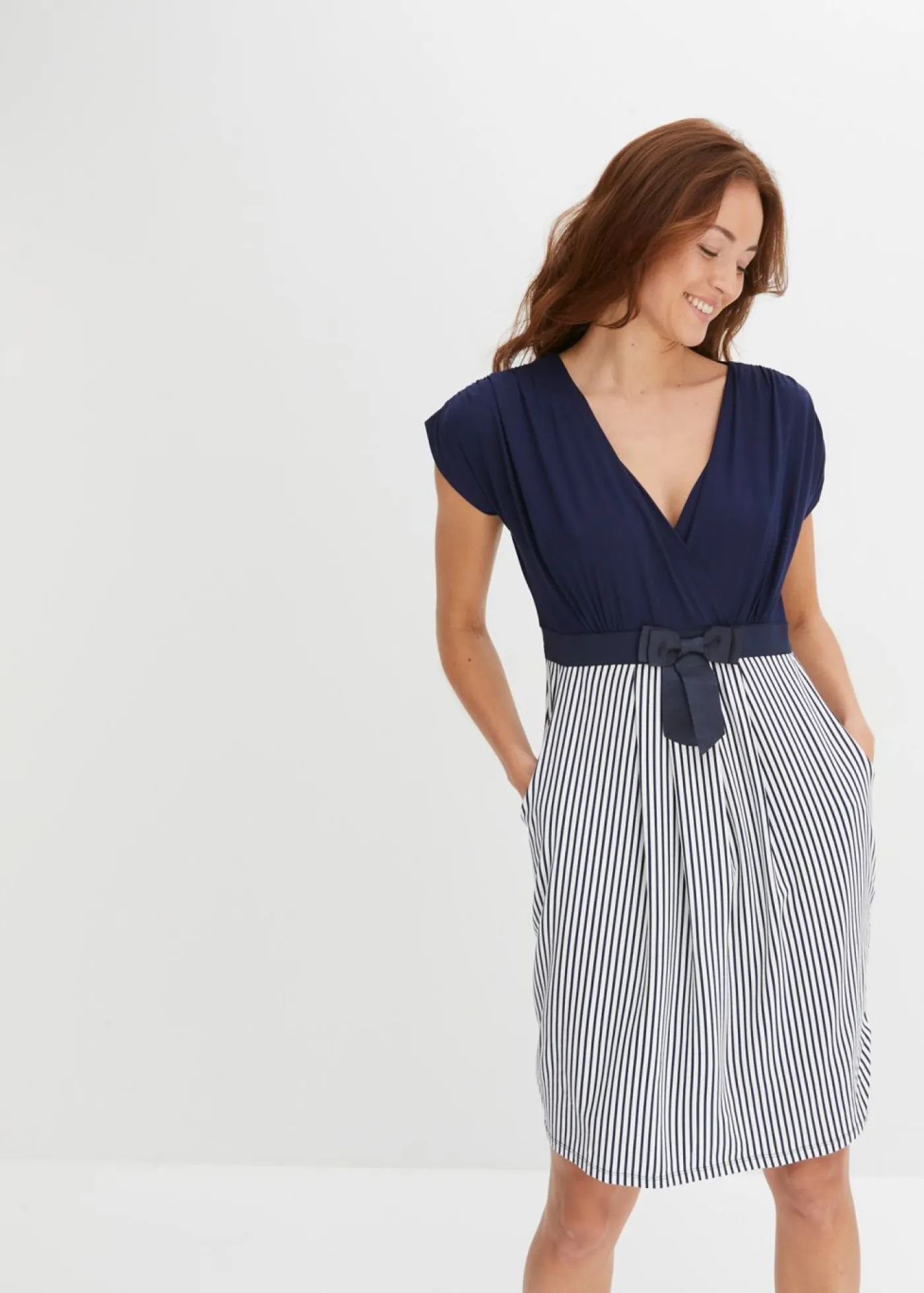 bonprix bonprix Vestidos>Vestido peplum con lazo en la cintura Azul marino-blanco de rayas