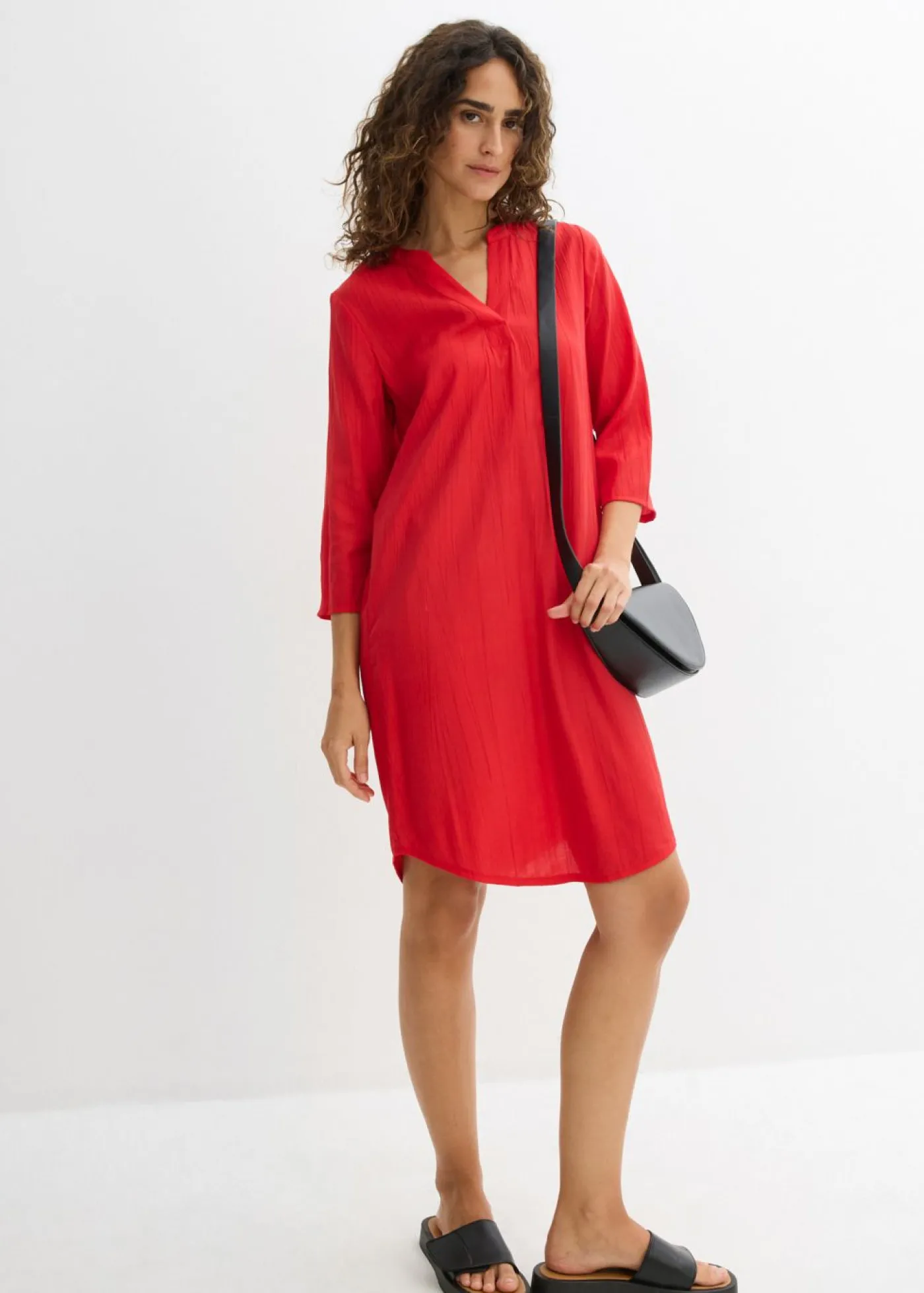 bonprix bonprix Vestidos>Vestido tipo túnica de mezcla de viscosa con efecto estructurado fresa