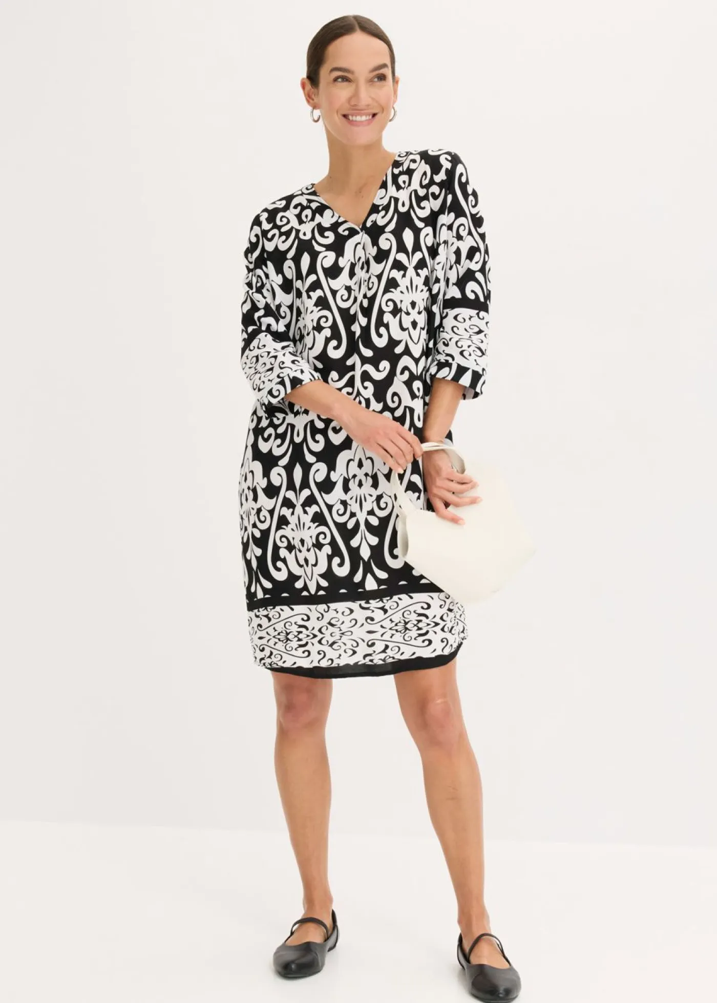 bonprix bonprix Vestidos|Novedades>Vestido tipo túnica de viscosa fluida Negro-blanco estampado