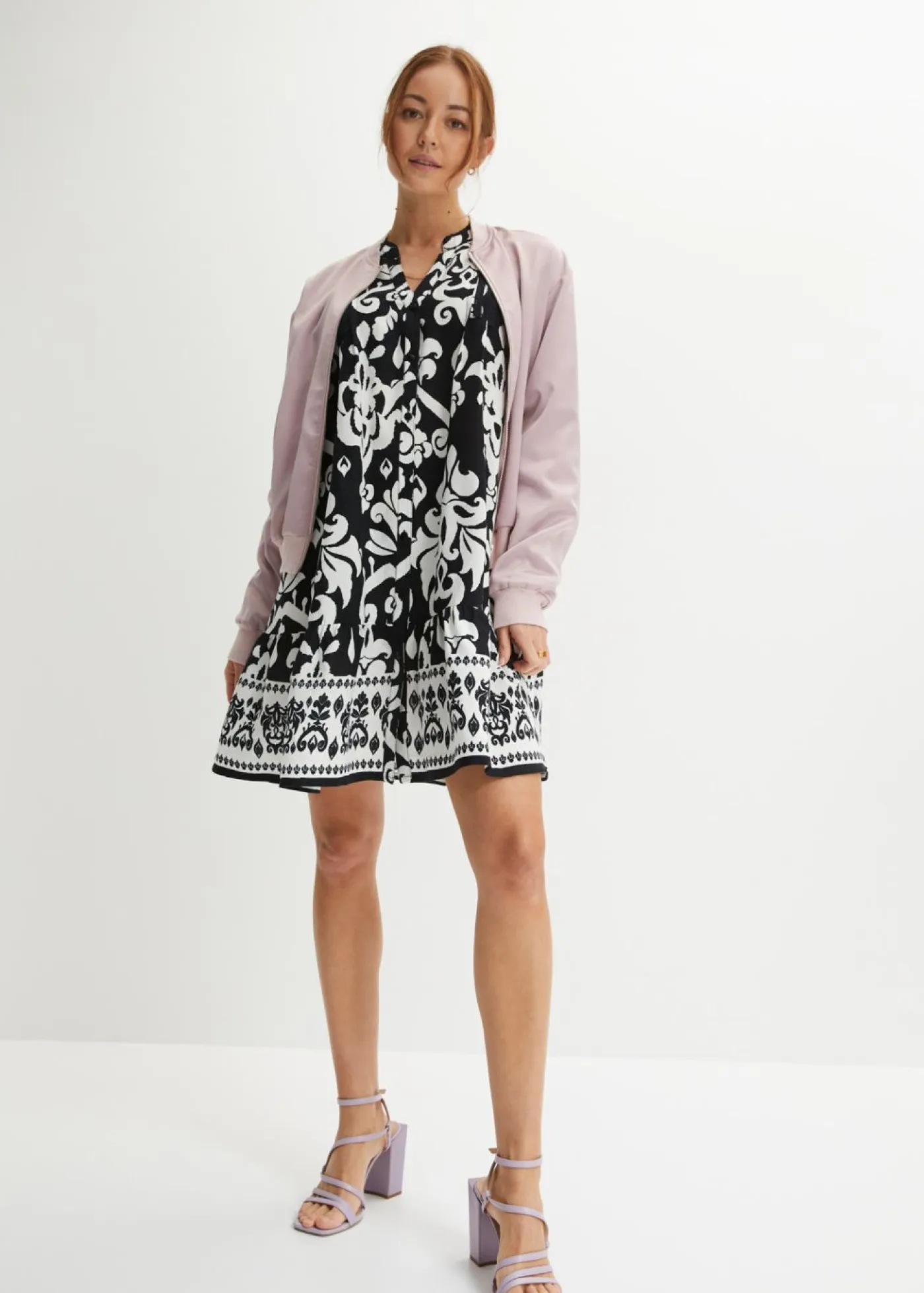 bonprix bonprix Vestidos>Vestido tipo túnica de viscosa fluida Negro-blanco con estampado gráfico