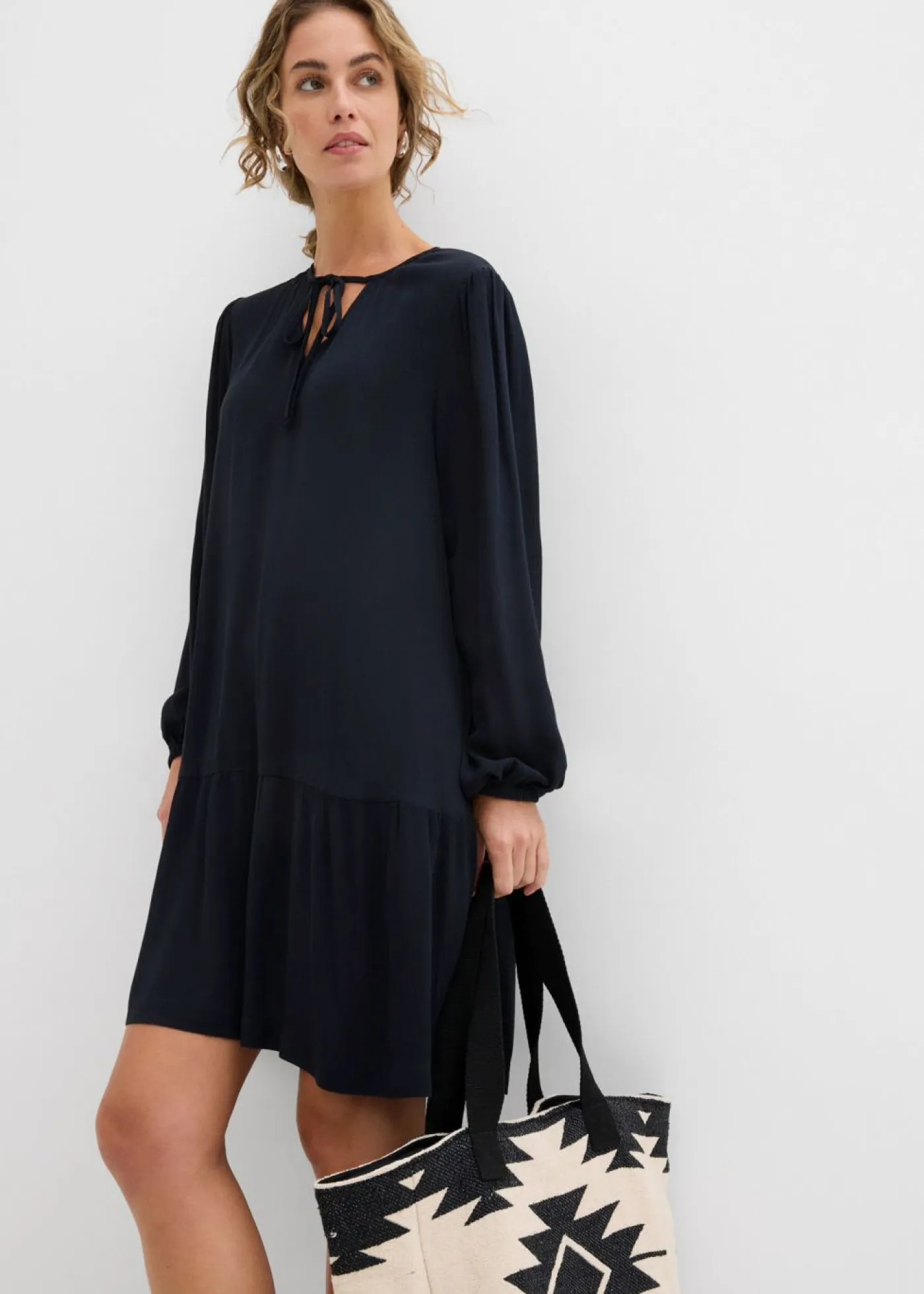 bonprix bonprix Vestidos>Vestido tipo túnica de viscosa fluida Negro