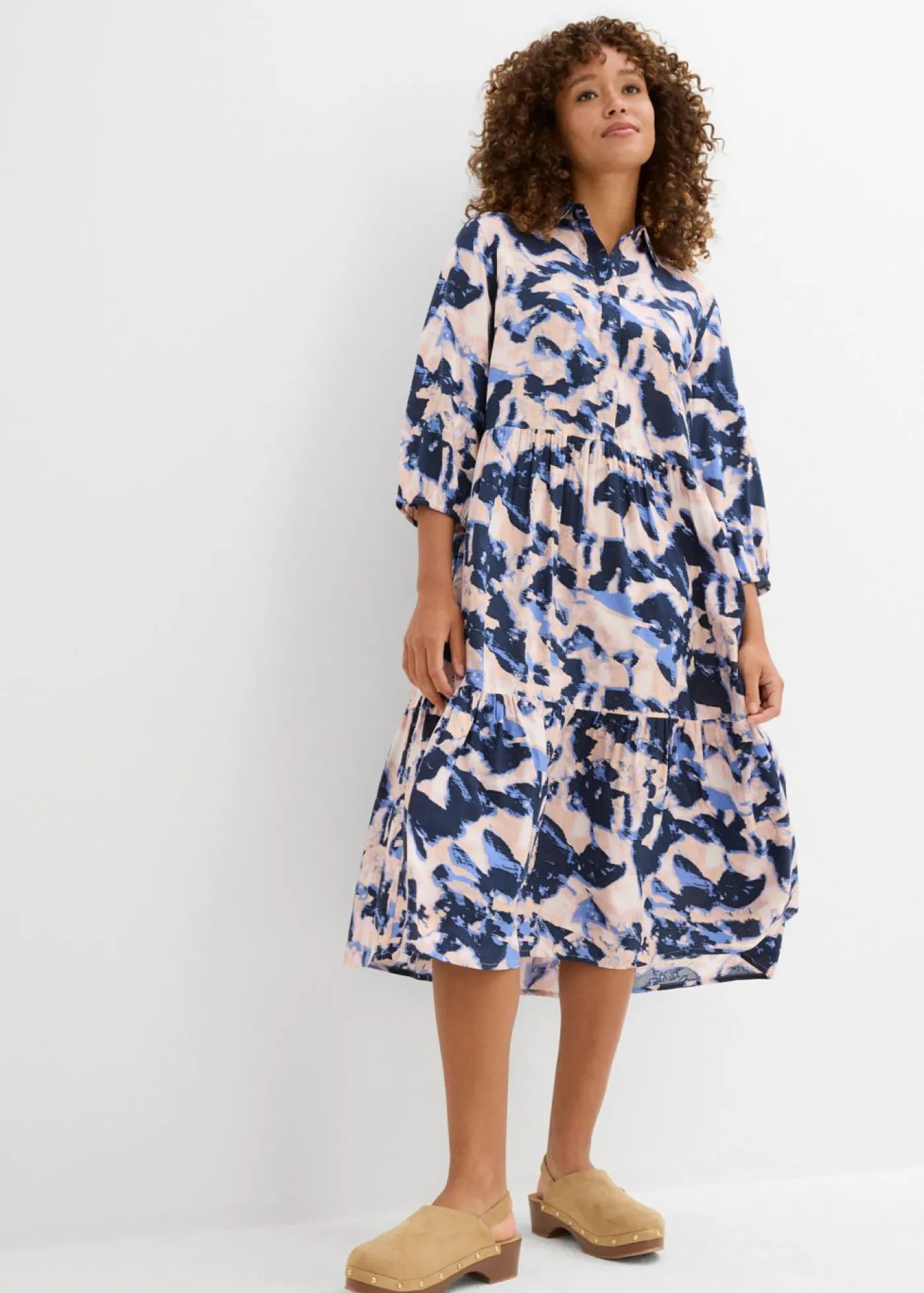 bonprix bonprix Vestidos>Vestido tipo túnica de viscosa fluida Azul nube/rosa melocotón/azul marino/rosa crema/lila empolvado estampado