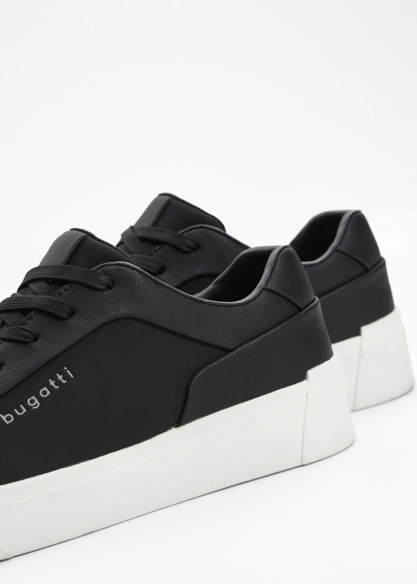 Hombre bonprix Bugatti Zapatillas deportivas de Bugatti